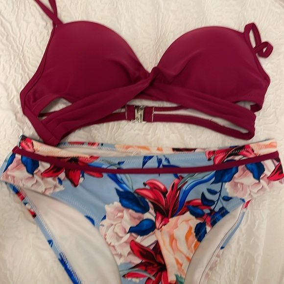 Cupshe Women's Bikini Set Wrap Mid Rise Cheeky Floral Swimsuit - Picture 5 of 7
